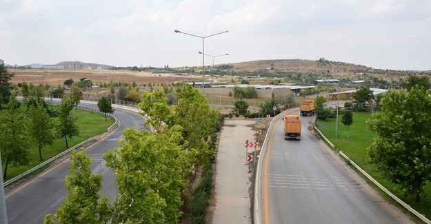 Ankara Zırhlı Birlikler arazisinden 4 kilometrelik bağlantı yolu!