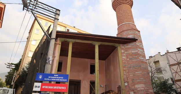 Bursa'da 600 yıllık İsak Şah camii özgün halini almaya başladı!