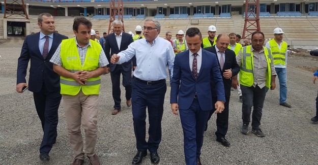 TOKİ Başkanı Ergün Turan Akyazı Stadı’nı inceledi!