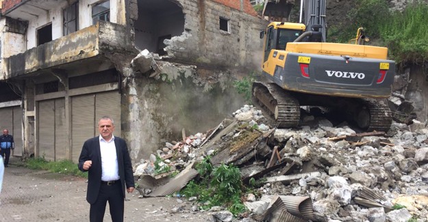 Trabzon Yomra'da kentsel dönüşüm yıkımları devam ediyor!