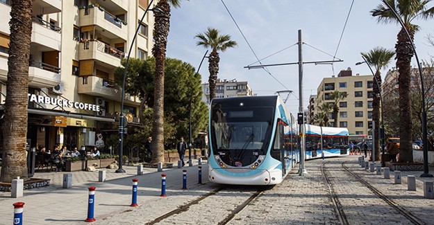İzmir Karşıyaka tramvayı sosyal ve ekonomik yaşama canlılık katacak!