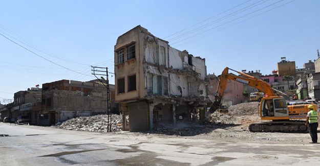 Gaziantep Şahinbey eski garajdaki köhne yapılar yıkılıyor!
