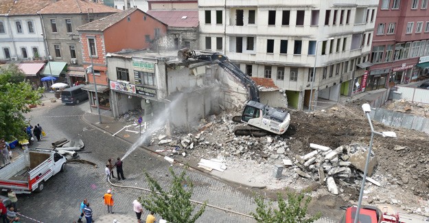 Trabzon Tabakhane Kentsel Dönüşüm Projesi'nde yıkım çalışmaları sürüyor!