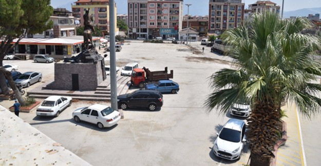 Yunusemre Belediyesi Muradiye Meydanı'nda düzenleme çalışmalarına başladı!