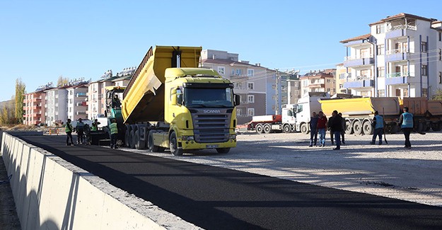 Kayseri Büyükşehir Belediyesi asfalt çalışmalarına devam ediyor!