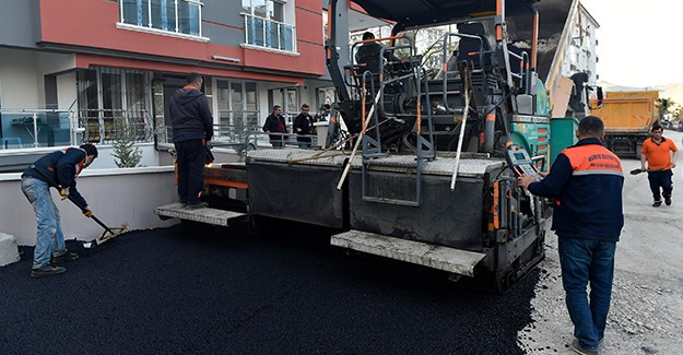 Ankara Mamak'ta 9 yılda 2 Milyon 715 bin ton asfalt döküldü!