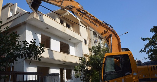 Hatay Emek ve Aksaray dönüşüm projesi kapsamında riskli binalar yıkılıyor!