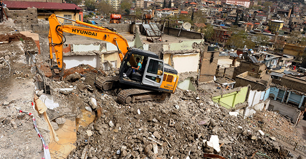 Kahramanmaraş Tekke kentsel dönüşüm projesi kapsamında yıkımlar devam ediyor!