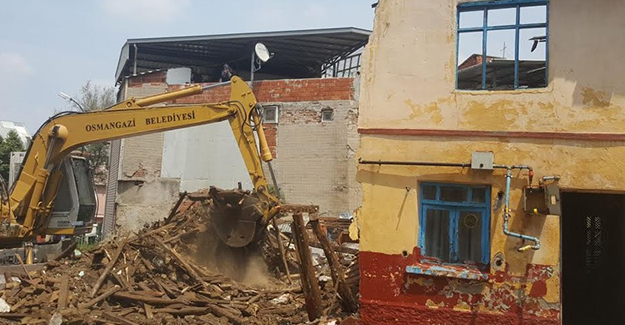 Osmangazi Belediyesi 2018 yılında 142 metruk binanın yıkımını gerçekleştirdi!