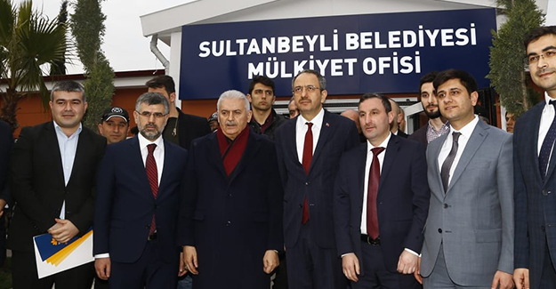 Sultanbeyli Belediyesi mülkiyet ofisinde tapular dağıtıldı!