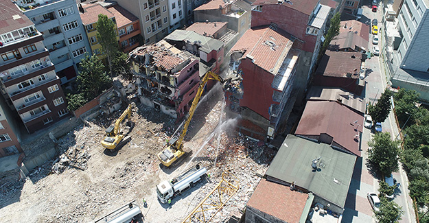Yahya Kemal Mahallesi kentsel dönüşüm kapsamında 40'ın üzerinde bina yıkıldı!
