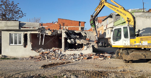 Osmangazi Belediyesi kaçak binaların yıkım çalışmalarına devam ediyor!