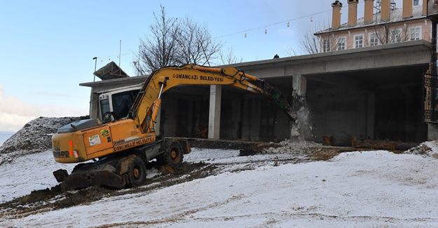 Osmangazi Belediyesi kaçak yapı yıkımlarına devam ediyor!