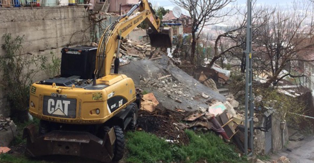 Osmangazi Demirkapı Mahallesi'nde metruk yapı yıkımlarına devam ediliyor!