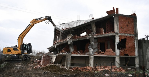Osmangazi'de tarım arazisindeki kaçak bina yıkıldı!