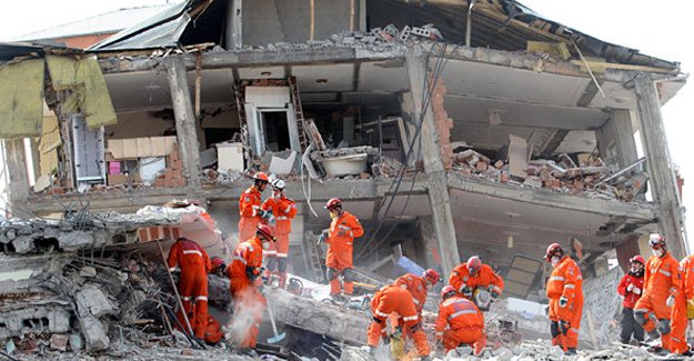 'İstanbul'da riskli binaların 4'te 1'i yıkıldı!'