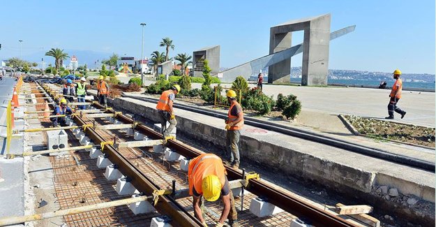 İzmir'de raylı sistem çalışmaları devam ediyor!