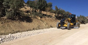 Antalya Kumluca Dereköy yolunda asfalt çalışması yapılıyor!