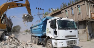 Adana Yüreğir Sinanpaşa Mahallesi'nde metruk binalar yıkılıyor!