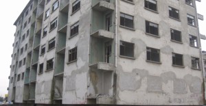 İzmit'te ağır hasarlı 20 bina yıkılmayı bekliyor!