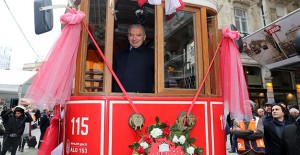 İstiklal Caddesi'nde nostaljik tramvay hizmete girdi!