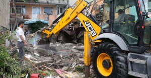 Eyüpsultan Belediyesi metruk binaların yıkımını gerçekleştiriyor!