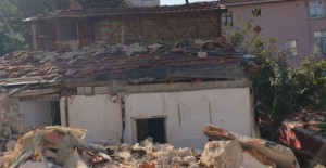 Kartal Belediyesi 7 metruk binanın yıkımını gerçekleştirdi!