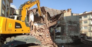 Osmangazi'de 2021'in ilk 4 ayında 41 metruk bina yıkıldı!