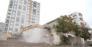 Kocasinan Uğurevler'de dönüşüm kapsamında bina yıkımları devam ediyor!