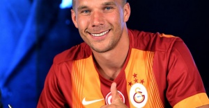 Lukas Podolski aradığı evi buldu! Sneijder ve Kıvanç Tatlıtuğ ile aynı sitede oturacak!